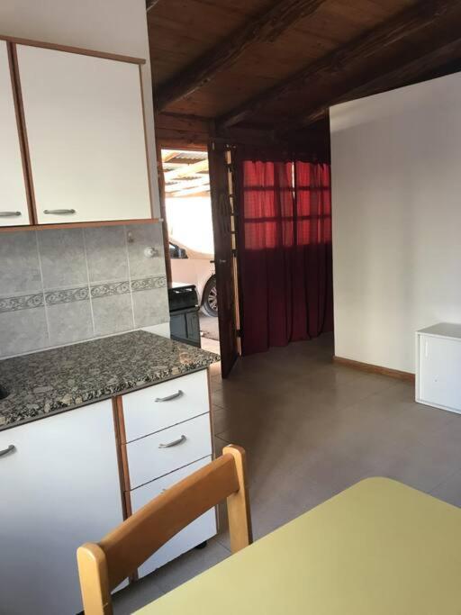 Pequena Casa De Troncos, Detras De Casa Principal No Trabajo Con Tarjeta De Credito 玛德琳港 外观 照片
