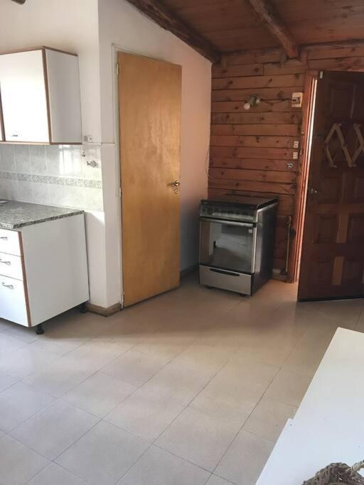 Pequena Casa De Troncos, Detras De Casa Principal No Trabajo Con Tarjeta De Credito 玛德琳港 外观 照片