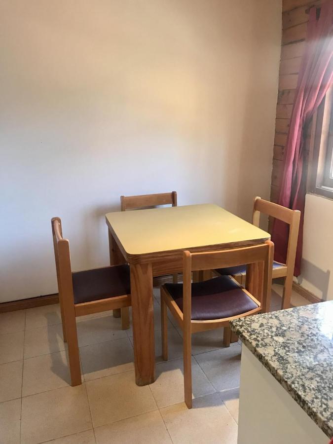 Pequena Casa De Troncos, Detras De Casa Principal No Trabajo Con Tarjeta De Credito 玛德琳港 外观 照片